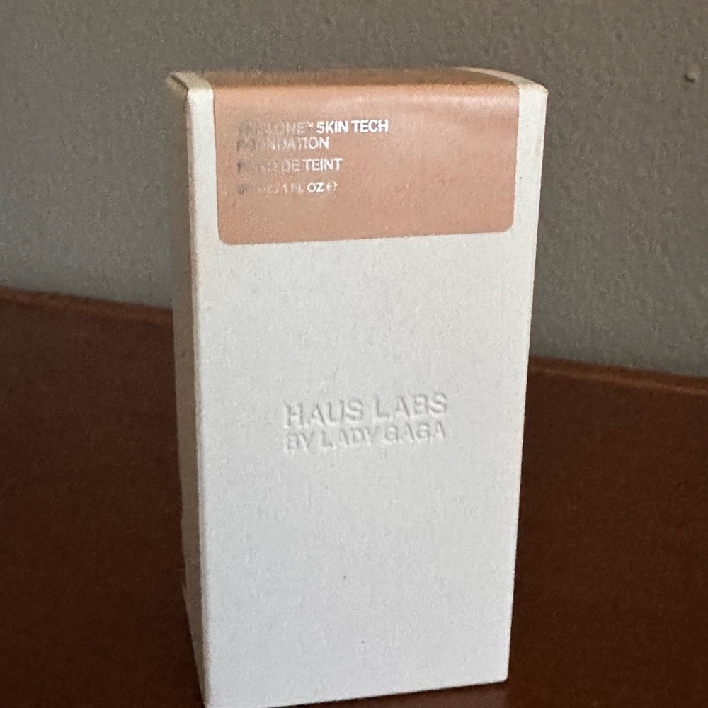 Haus Labs By Lady Gaga Skin Tech Foundation - 230 Light Medium Cool